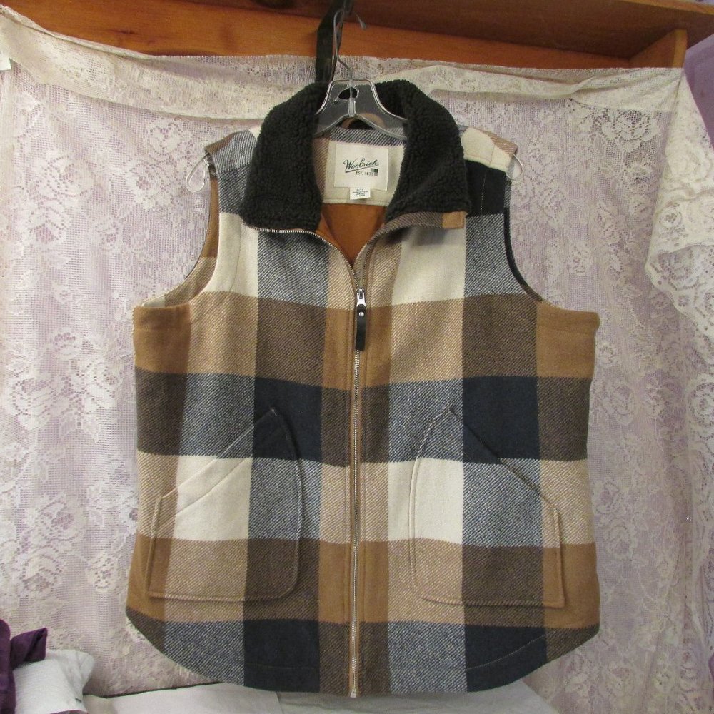 Woolrich Plaid Sherpa Collar Vest in Brown, Navy, Cream